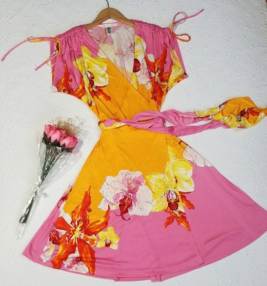 Diane Von Furstenberg Dresses & Skirts - Diane Von Furstenberg Polego Wrap Dress